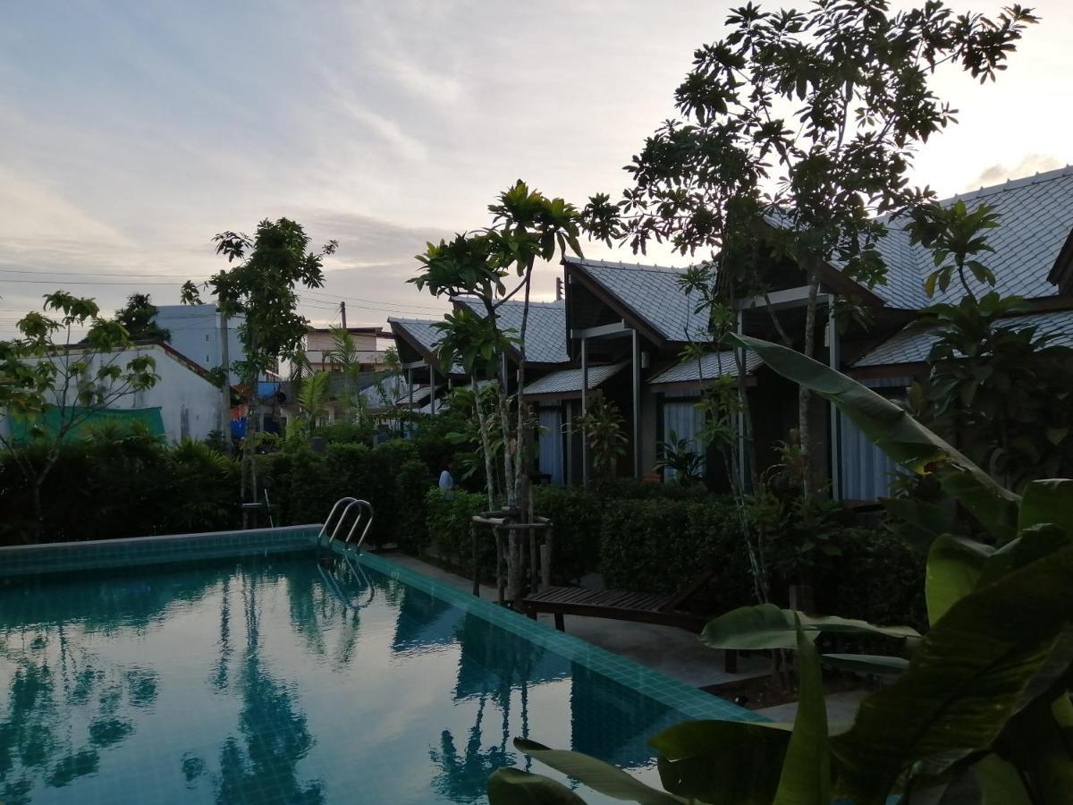 Jr Place Klong Muang Beach Exterior photo